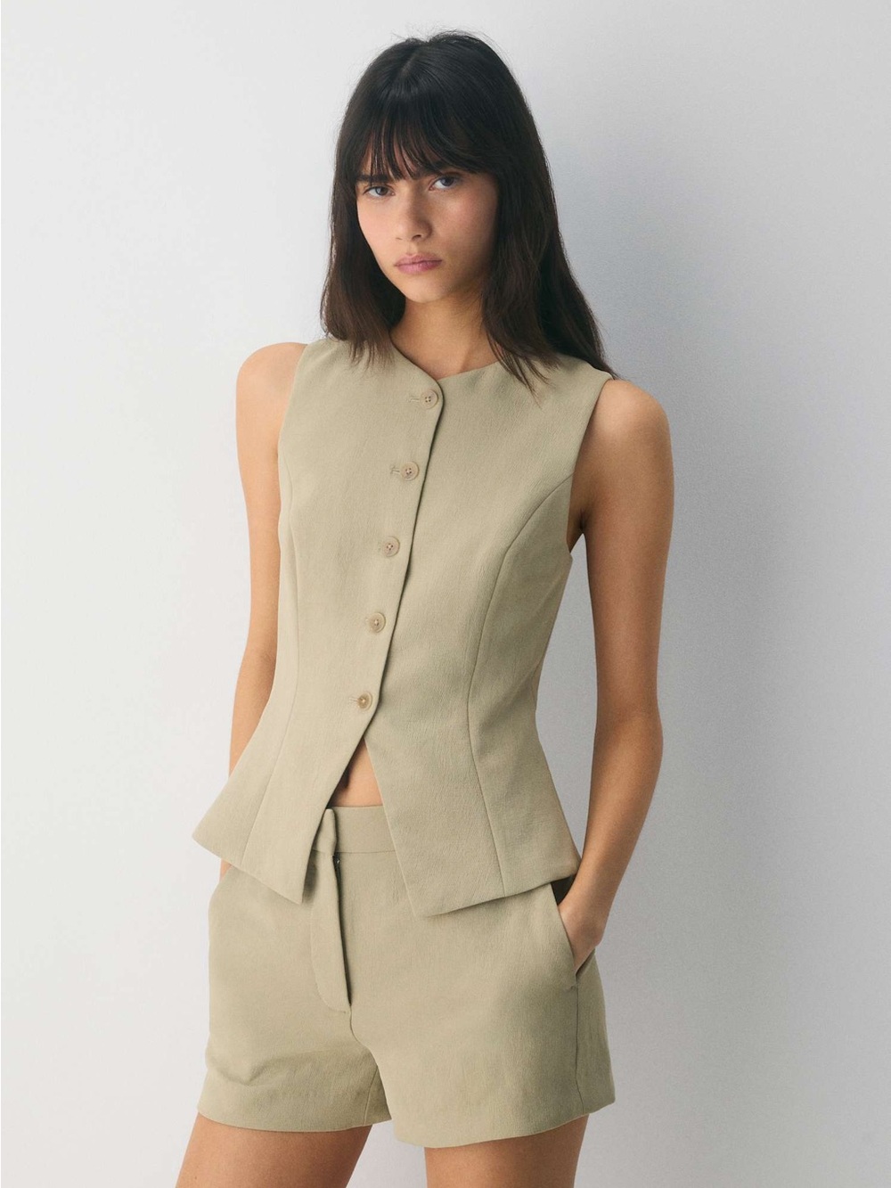 Aritzia Regal Vest - Crepette™ (OLIVE MARTINI)